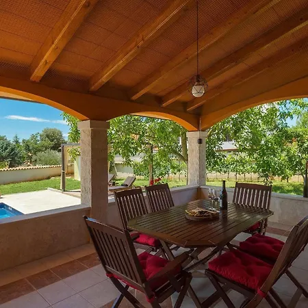Holiday home Maria Betiga Pula