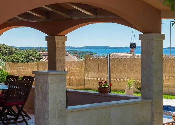 Maria Betiga 펜션 풀라