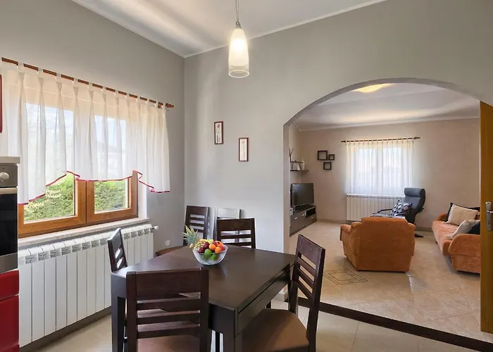 Maria Betiga 펜션 풀라